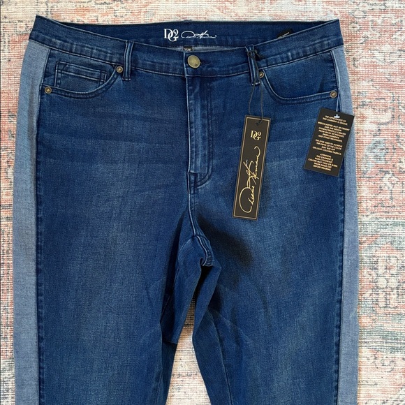 DG2 by Diane Gilman Flare Jeans Size 16W - Picture 2 of 12